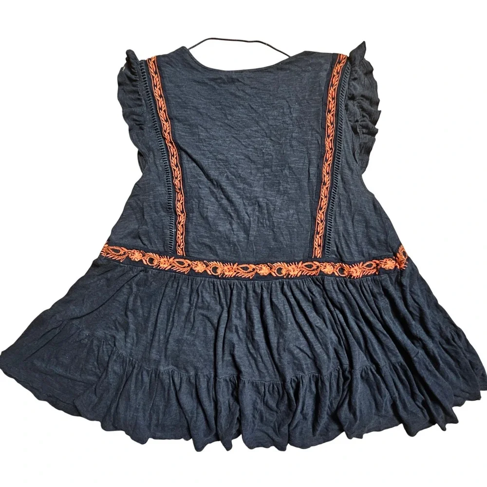 Free People Embroidered Deep V-Neck Babydoll Top M Sleeveless Ruffle Boho Chic